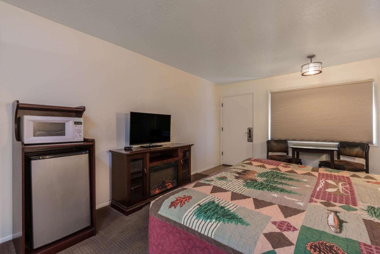 High Desert Inn سالينا المظهر الخارجي الصورة
